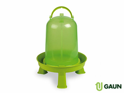 Napáječka z eko plastu Gaun 8 L s nohami (green lemon)